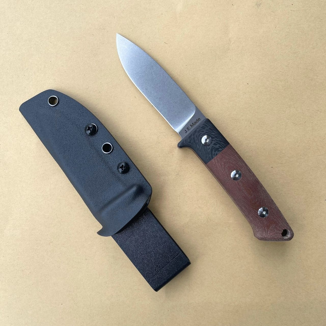 JEMade Loveless-Style Hunter knife with tapered tang and G10 carbon handle and kydex sheath