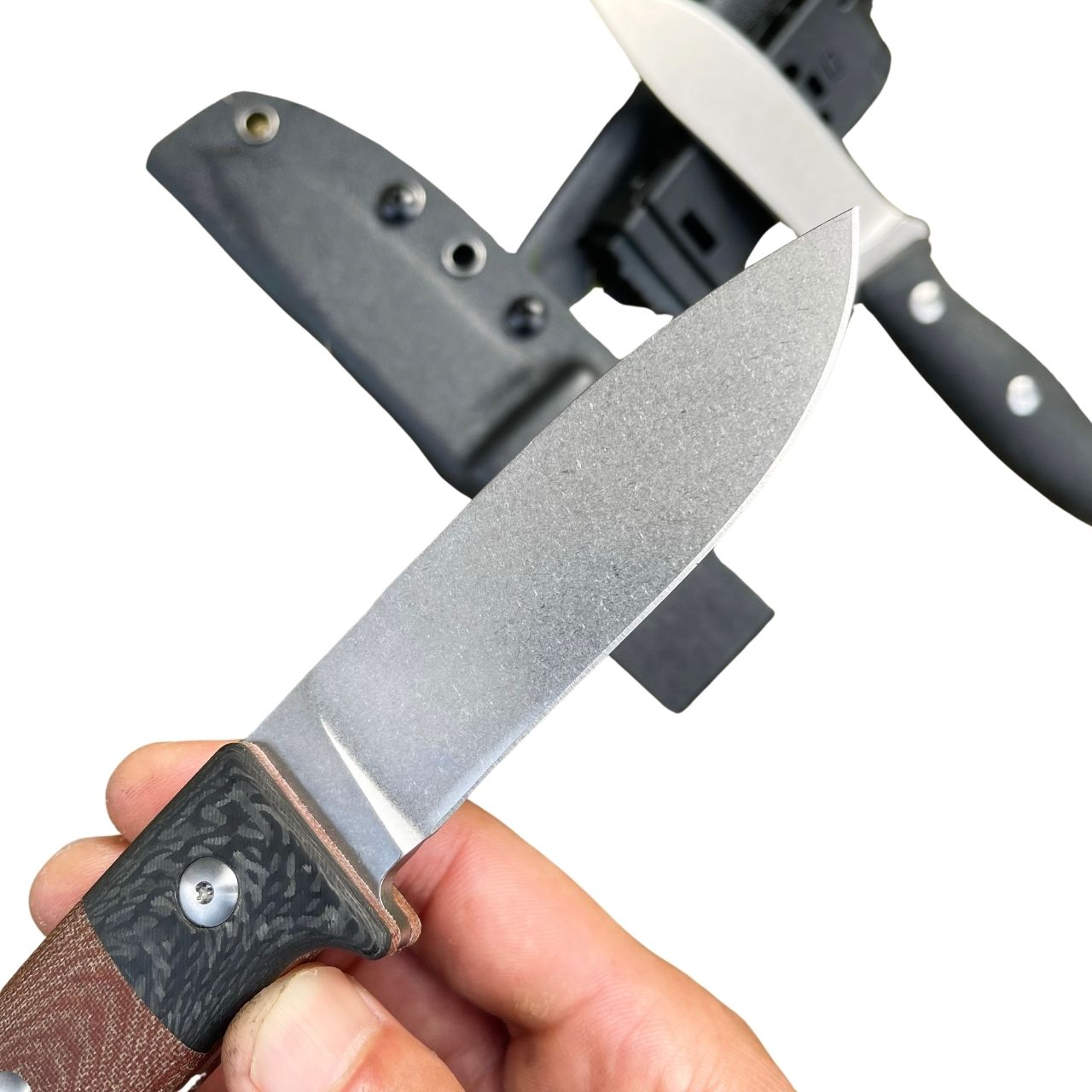 JEMade Loveless-Style Hunter knife with tapered tang and G10 carbon handle and kydex sheath